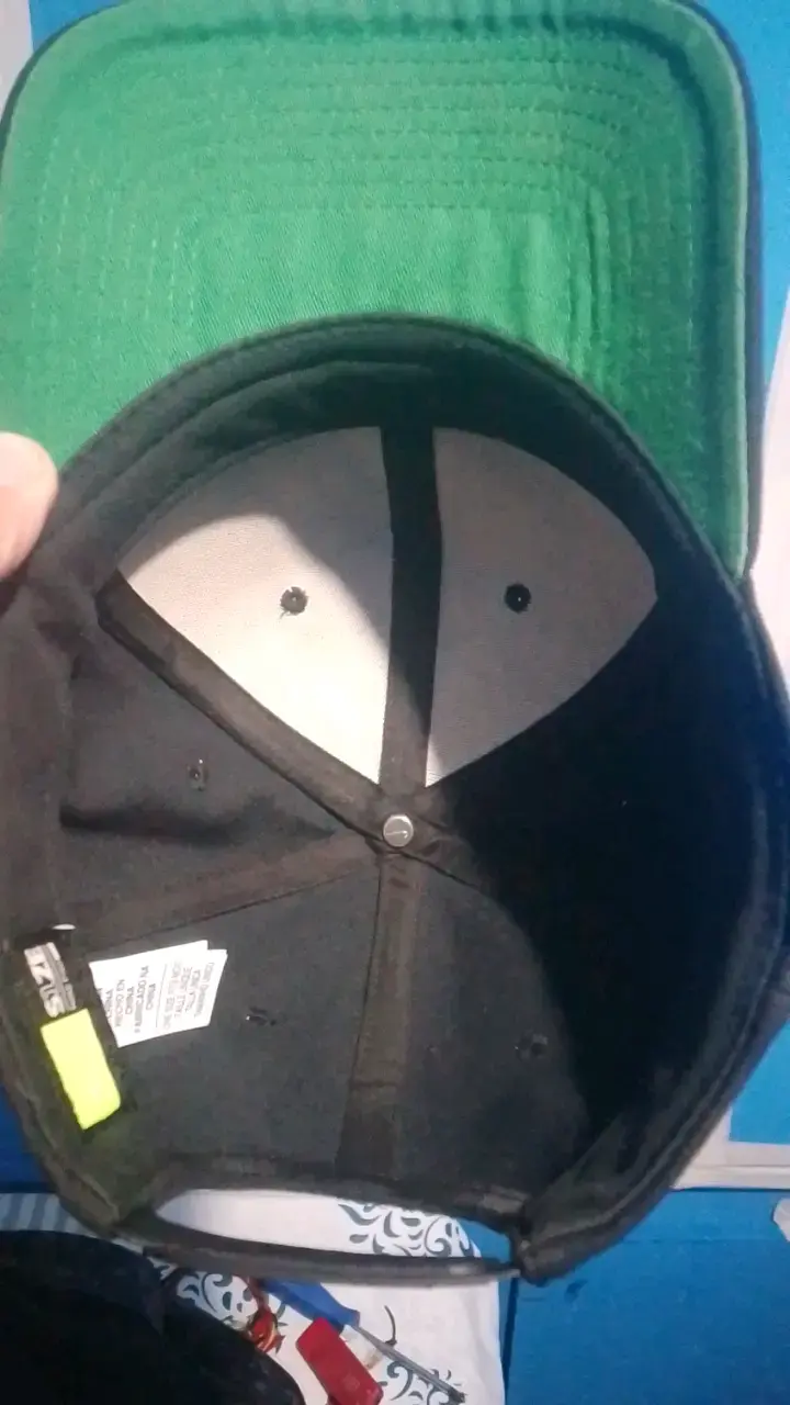 Gorra negra Nike con logo bordado - 2
