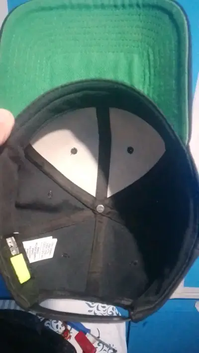 Gorra negra Nike con logo bordado - miniatura 2