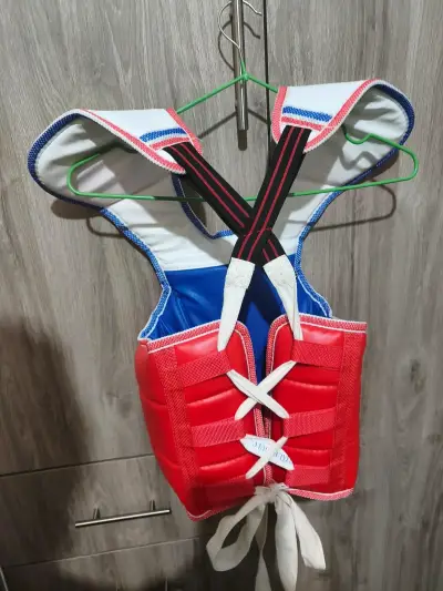Pechera de Taekwondo Reversible Roja y Azul - miniatura 2