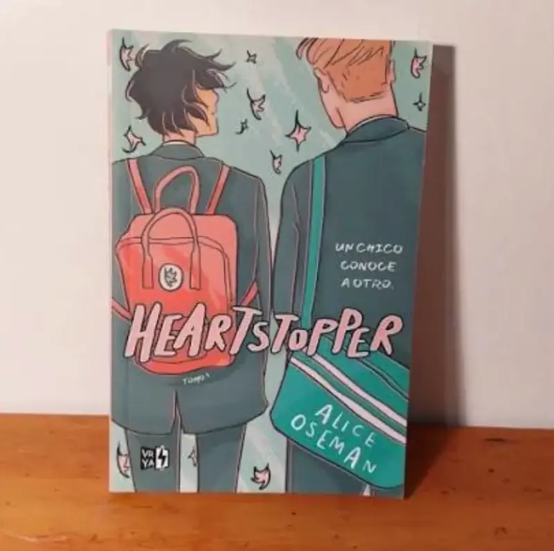 Libro Heartstopper de Alice Oseman en español