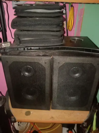 Sistema de sonido Master-G con pantalla y parlantes - miniatura 3