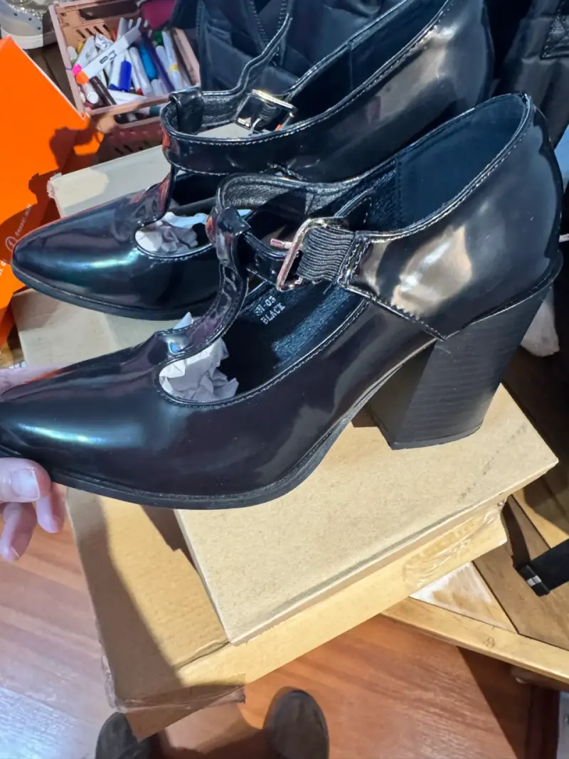 Zapatos de tacón negro charol talla 40 nuevos - 2