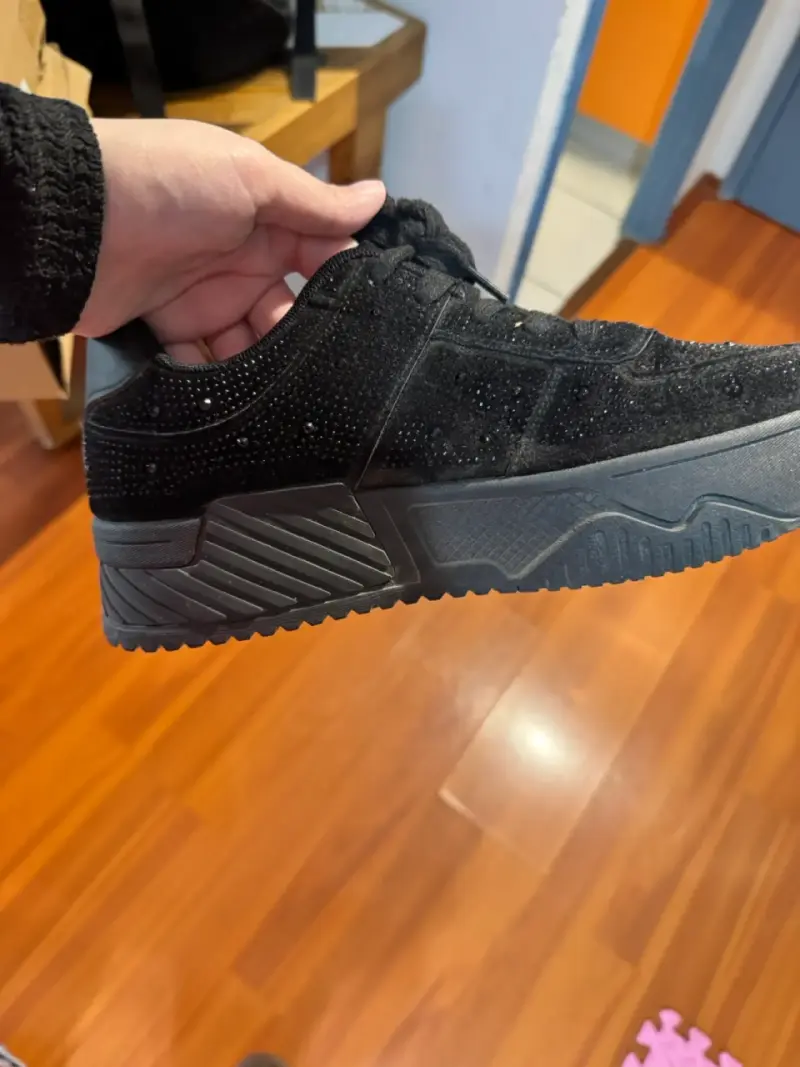 Zapatillas negras con detalles brillantes talla 40 - 3