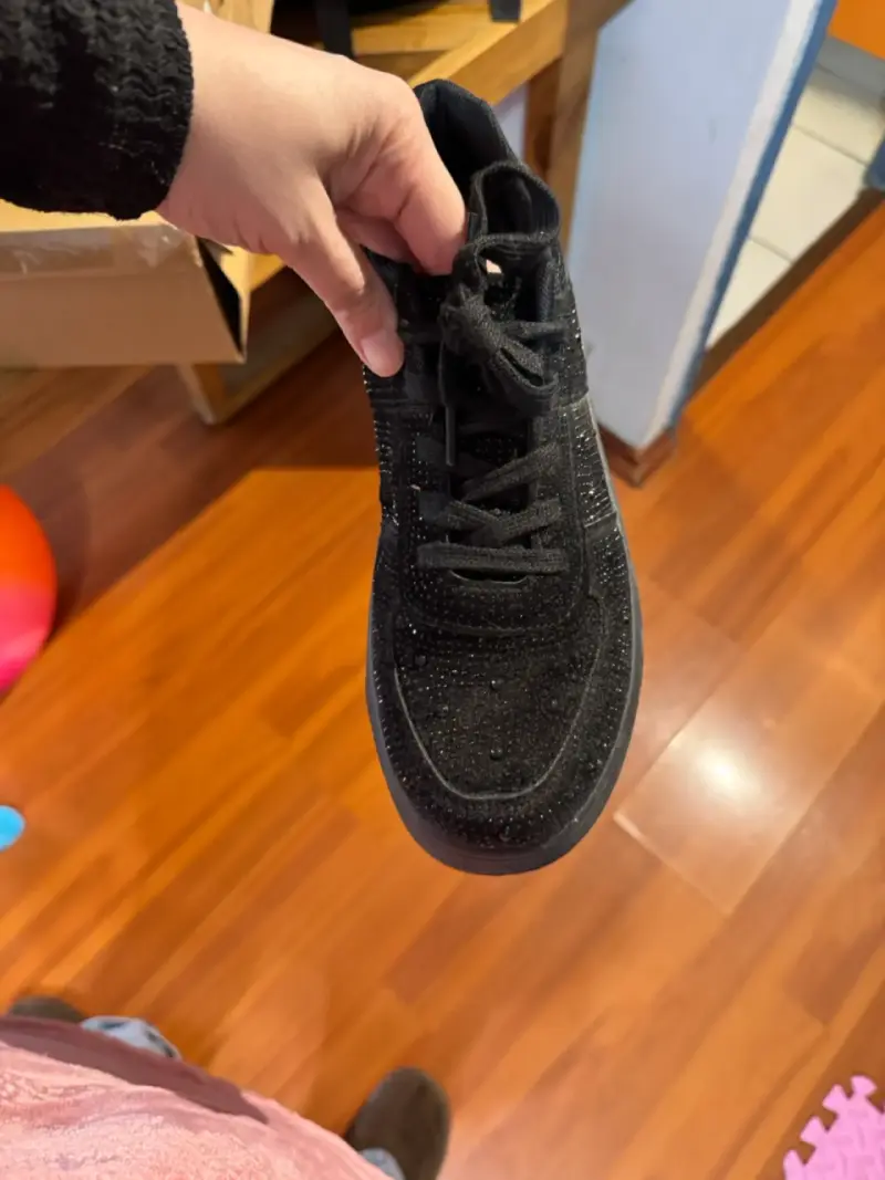 Zapatillas negras con detalles brillantes talla 40 - 4
