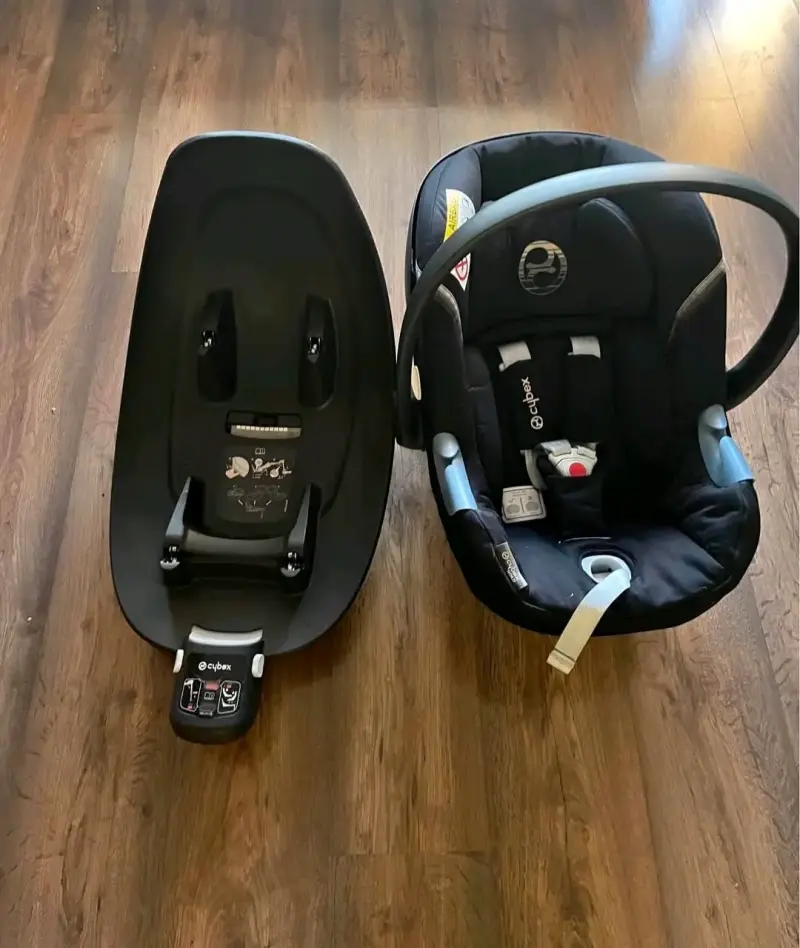 Silla de Auto para Bebé Cybex con Base - 1