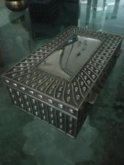 Joyero de Peltre de metal vintage - miniatura 1