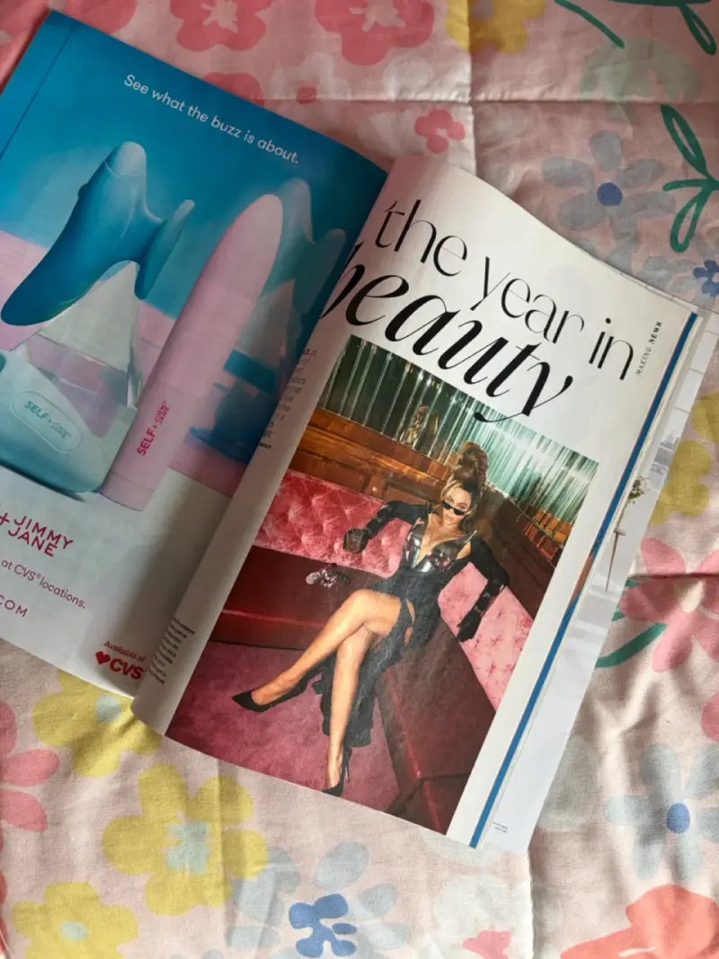 Revista Allure diciembre 2022 con Jennifer - 4
