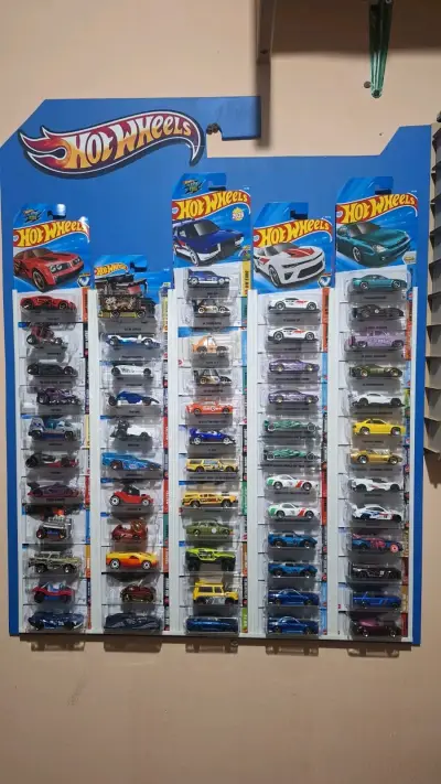 Colección de Autos Hot Wheels en Blister - miniatura 1