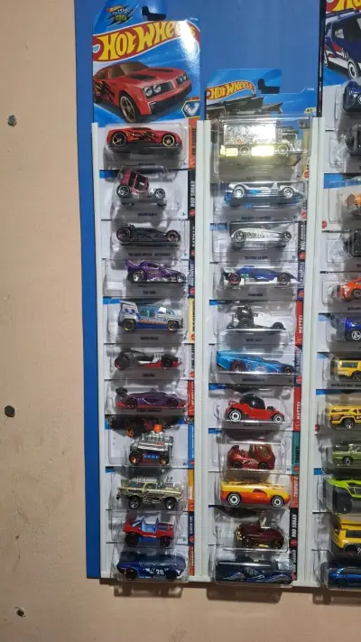 Colección de Autos Hot Wheels en Blister - miniatura 2