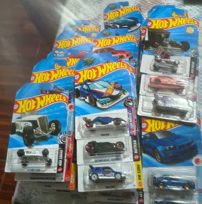 Colección de Autos Hot Wheels en Blister - miniatura 5