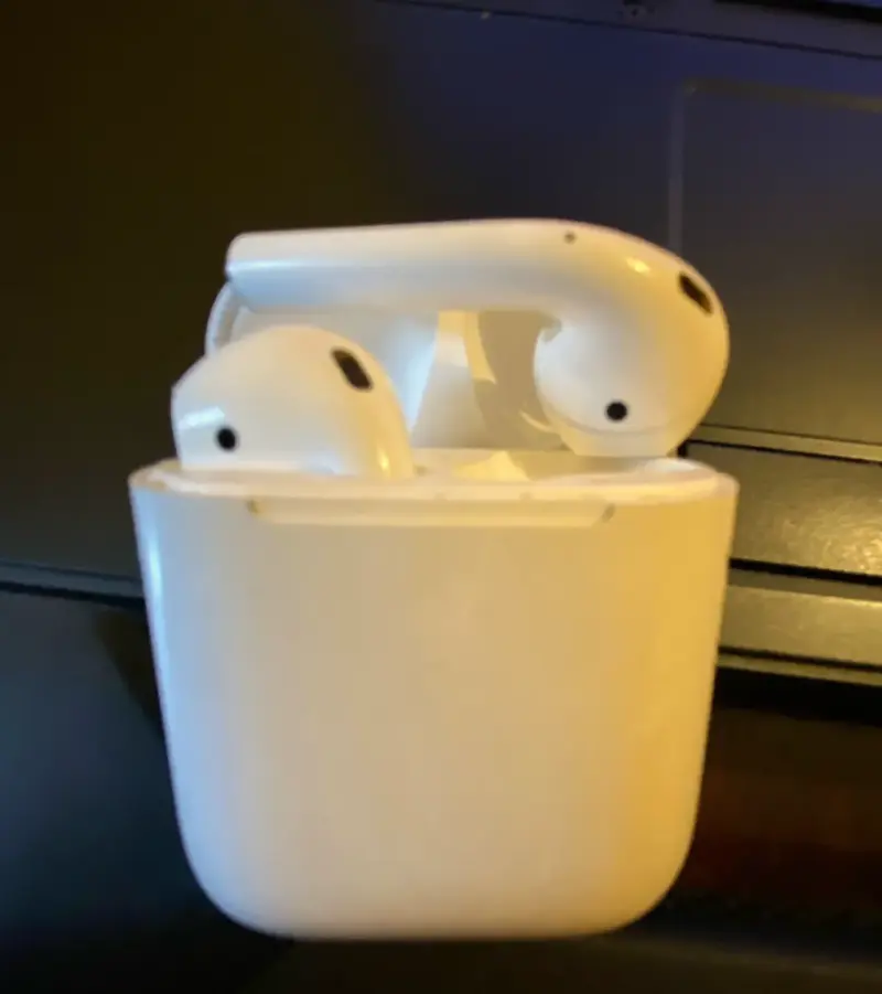 AirPods 2 generacion mas funda silicona y cable .