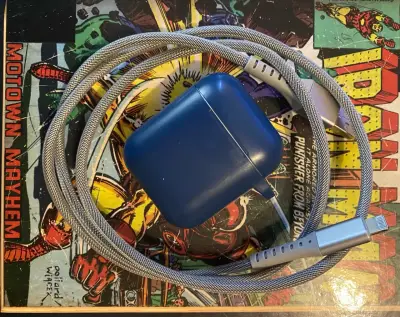 AirPods 2 generacion mas funda silicona y cable . - miniatura 2