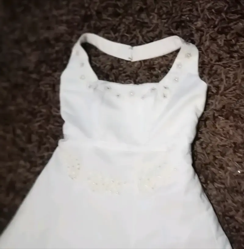 Vestido de novia blanco con detalles bordados - 2
