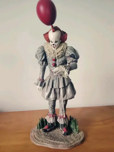Figura de colección Pennywise IT - miniatura 3