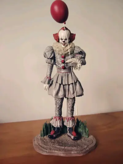 Figura de colección Pennywise IT - miniatura 4