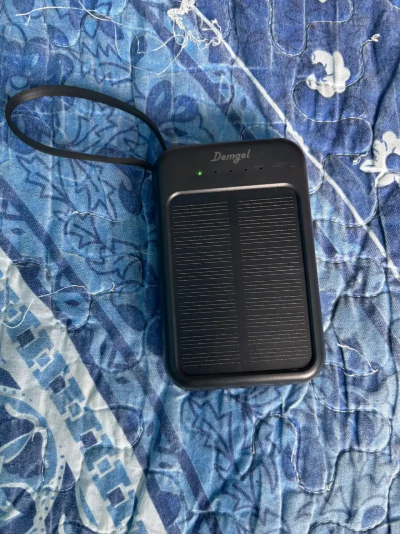 Cargador Solar Portátil Demgel - 1