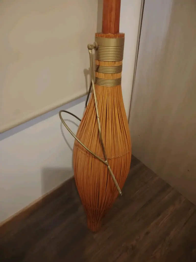 Harry Potter - Escoba Nimbus 2000 de colección - 2