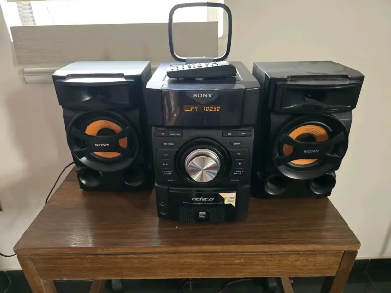 Sony Genezi MHC-EC59 con el lector CD MALO