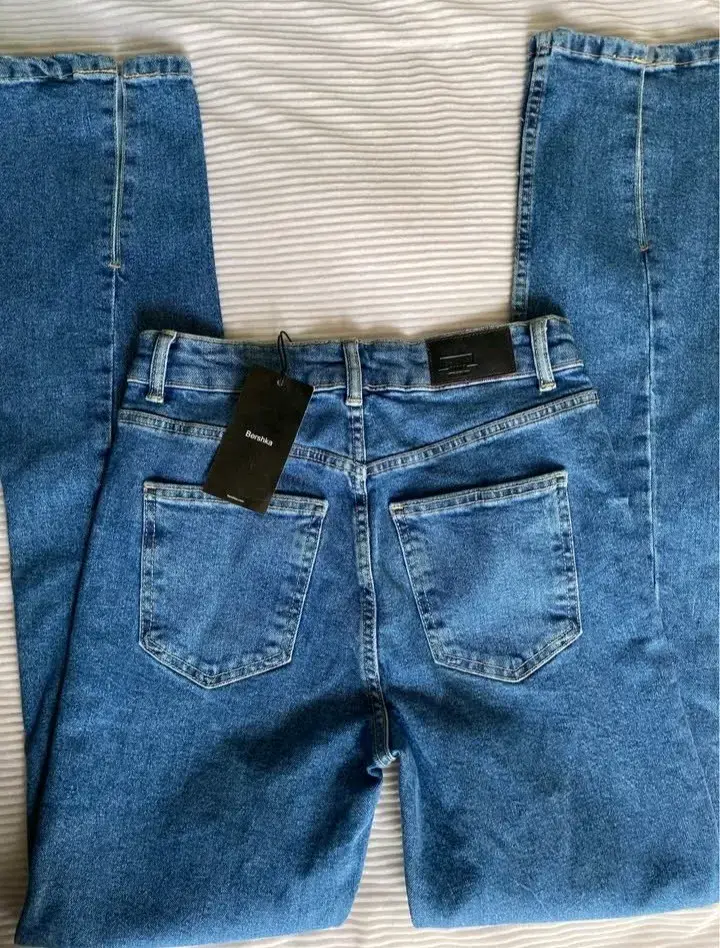 Jeans azul clásico para mujer Bershka - 1