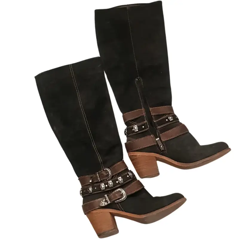 Botas negras de cuero con hebillas decorativas - 4