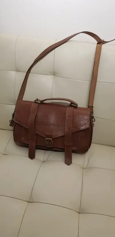 Bolso bandolera de cuero marrón clásico - miniatura 1