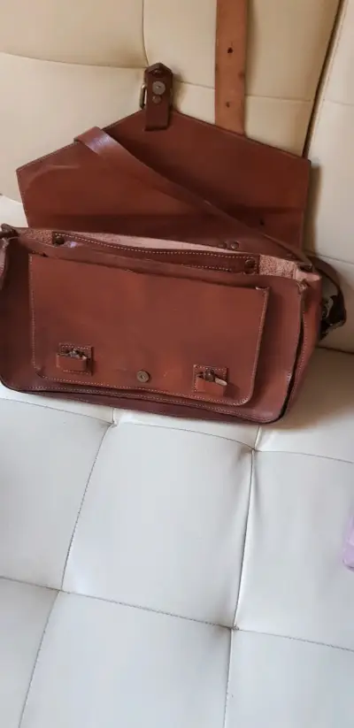 Bolso bandolera de cuero marrón clásico - miniatura 2