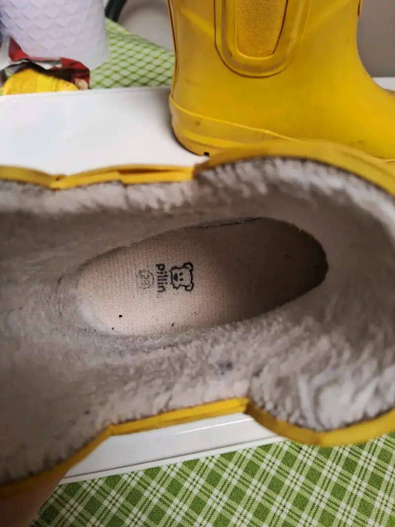 Botas de lluvia amarillas para niños con forro polar - 3