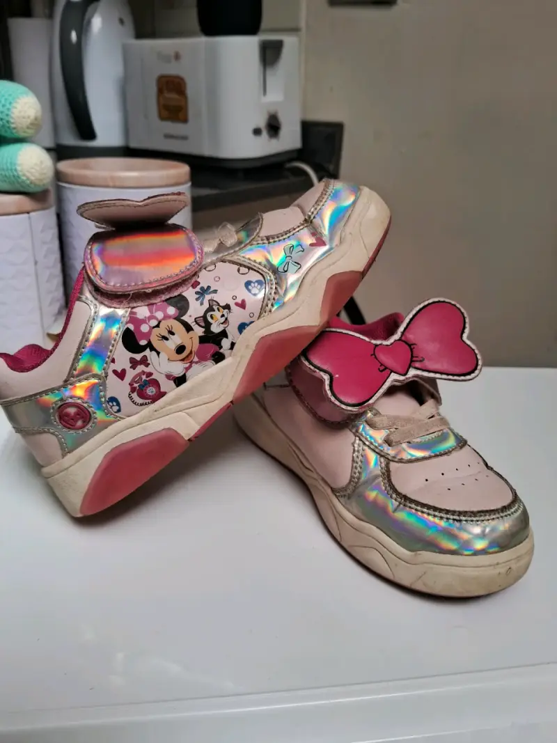 Zapatillas infantiles Minnie Mouse con lazo 27 28