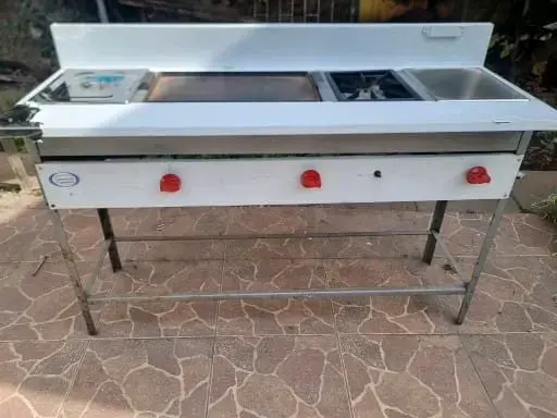 Churrasquera  con plancha y quemadores