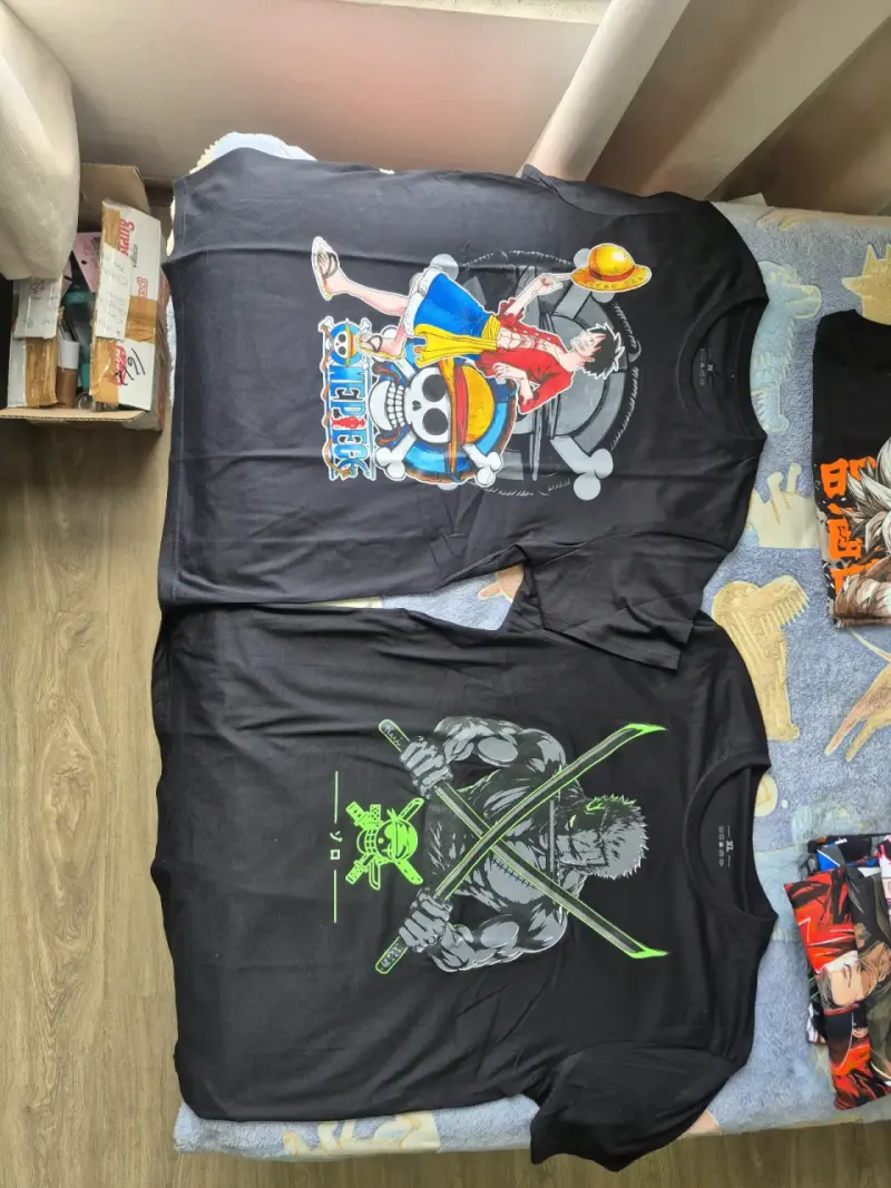 Poleras fluor anime brillan en la oscuridad - 6