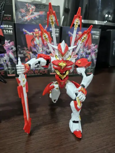 Figura de acción Dark Blade 1/144 (armable) - miniatura 1