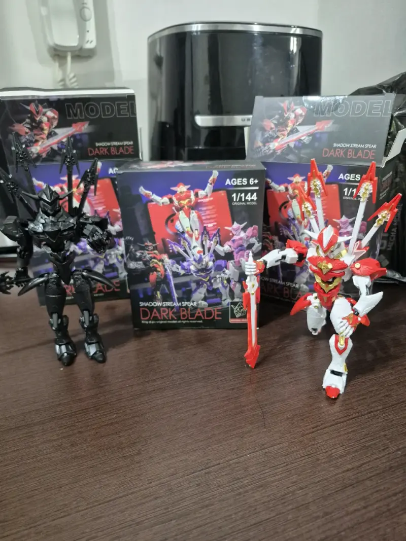 Figura de acción Dark Blade 1/144 (armable) - 3