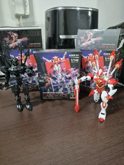 Figura de acción Dark Blade 1/144 (armable) - miniatura 3