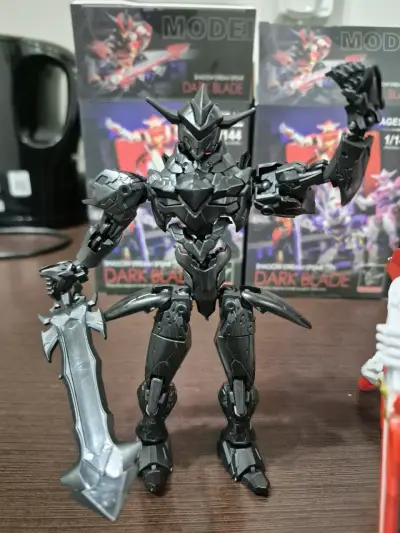 Figura de acción Dark Blade 1/144 (armable) - miniatura 5