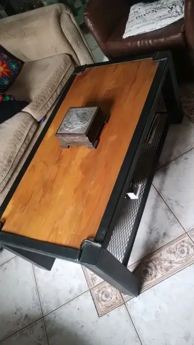 Mesa de centro de madera y metal estilo industrial - miniatura 1