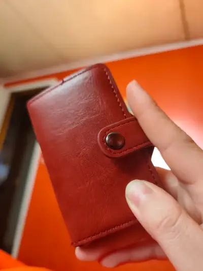 Tarjetero de cuero rojo compacto - miniatura 1