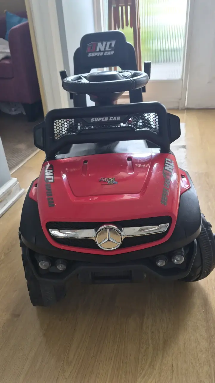 Auto eléctrico recargable para niños hasta 30 kg - 2