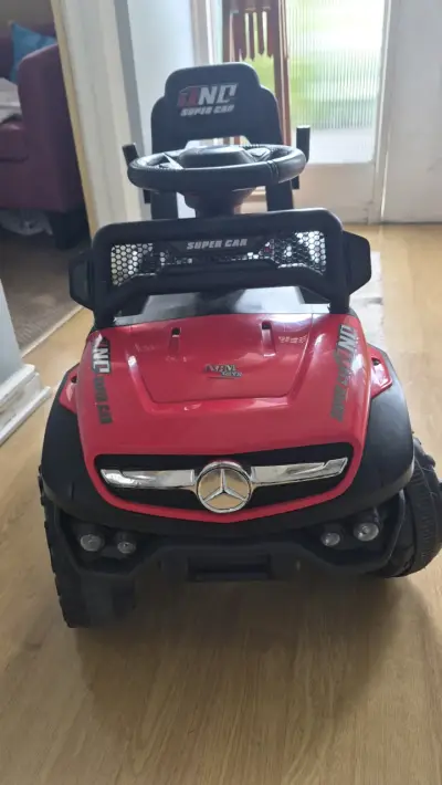 Auto eléctrico recargable para niños hasta 30 kg - miniatura 2