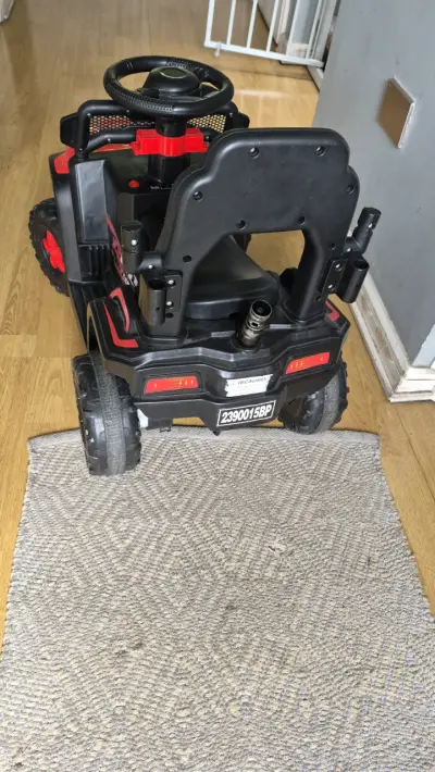Auto eléctrico recargable para niños hasta 30 kg - miniatura 4