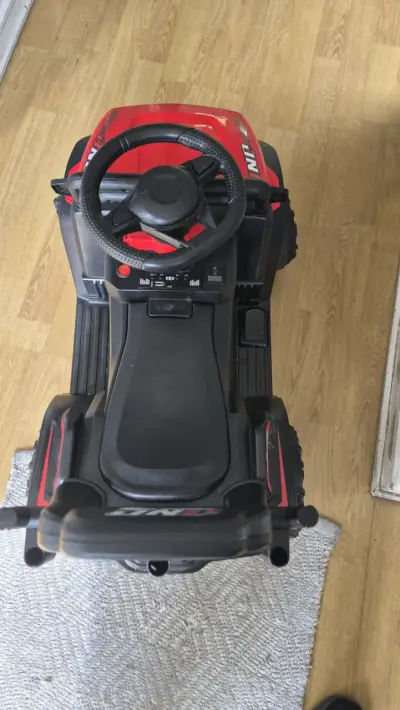 Auto eléctrico recargable para niños hasta 30 kg - miniatura 5