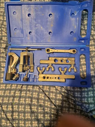 Kit de herramientas para abocardado en maletín - miniatura 1