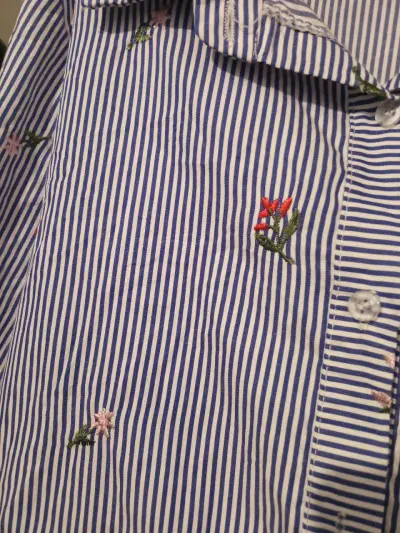 Camisa de rayas con bordado floral - miniatura 4
