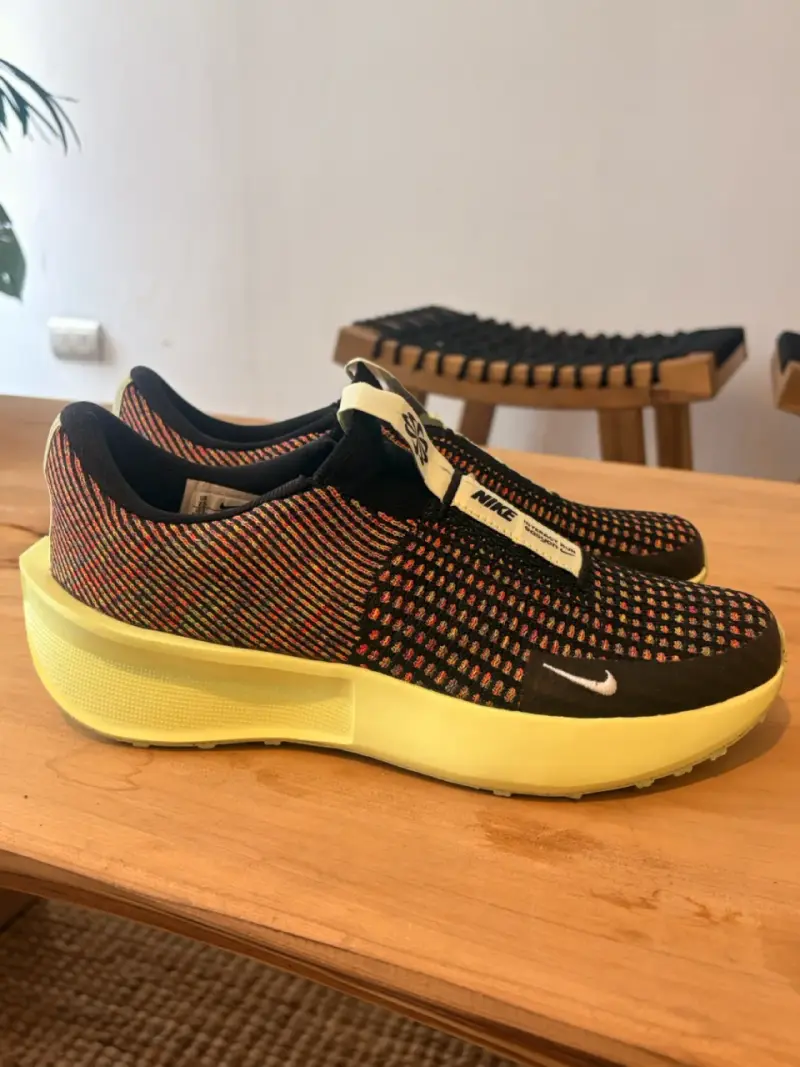 Zapatillas Nike Interact Run Flyknit Negras y Amarillas - 4
