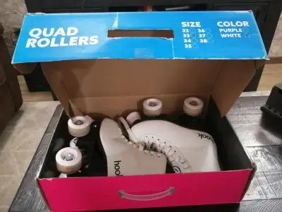 Patines de Cuatro Ruedas Blancos Hook Talla 33 - miniatura 1