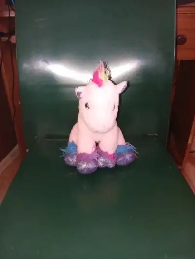 Peluche unicornio multicolor suave y brillante - miniatura 1