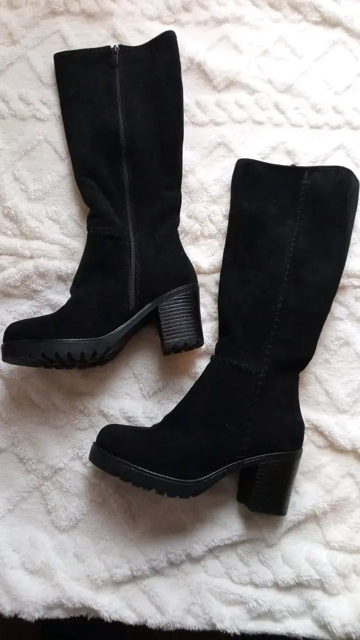 Botas negras de gamuza 37