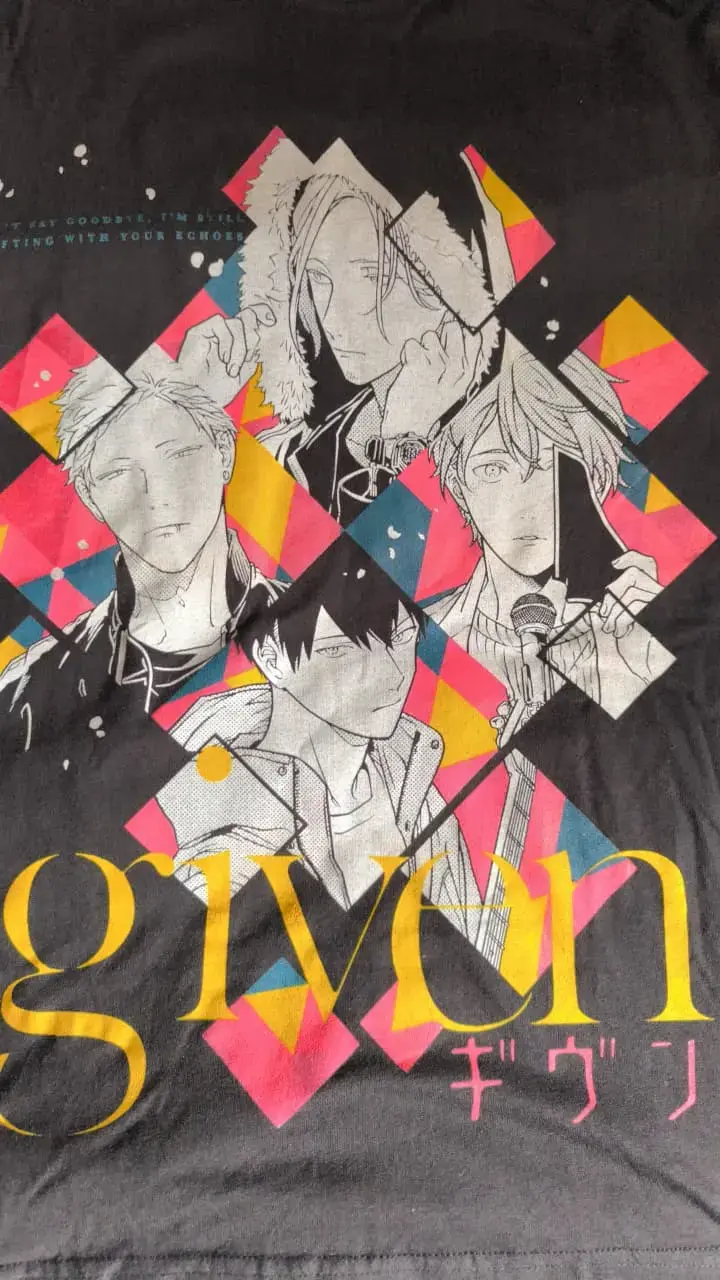 Polera Anime Given Negra Estampada talla M
