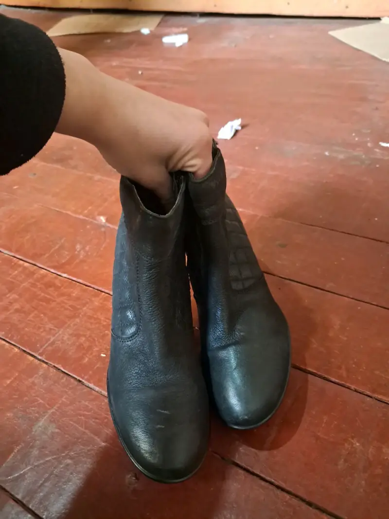Botines de cuero negro con tacón alto - 3