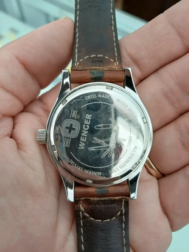 Reloj Wenger Swiss Military con Correa de Cuero - 4