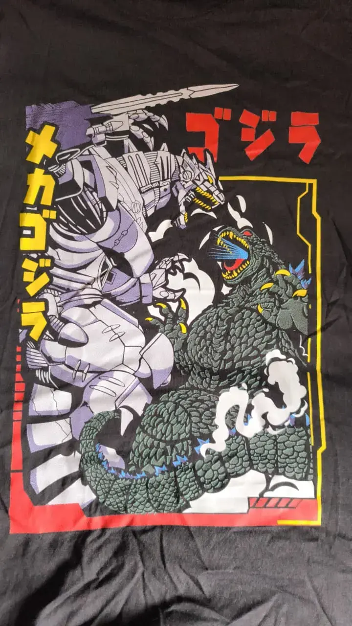 Polera negra Godzilla y Mechagodzilla talla L